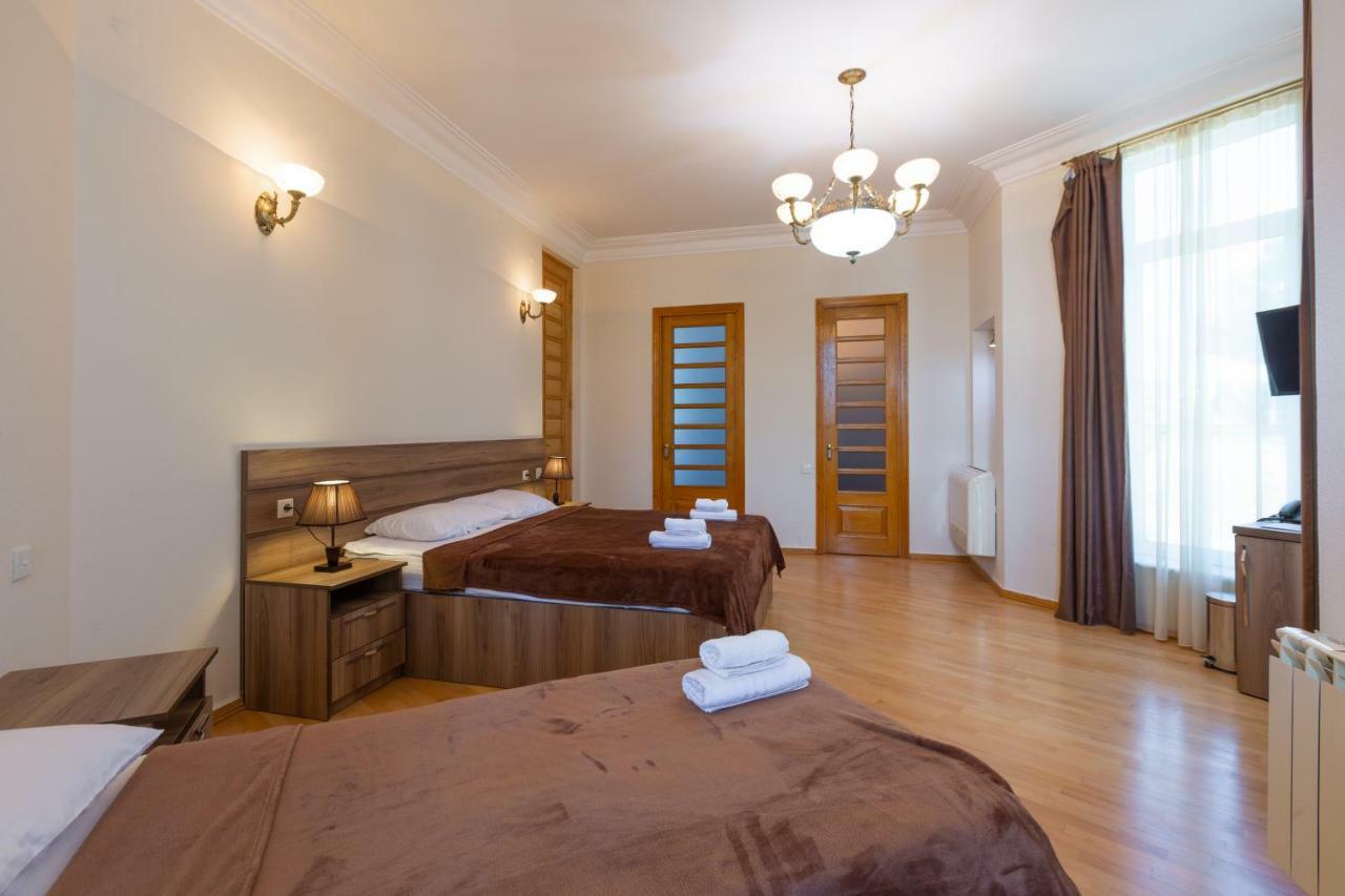 Villa Tiflisi Luaran gambar