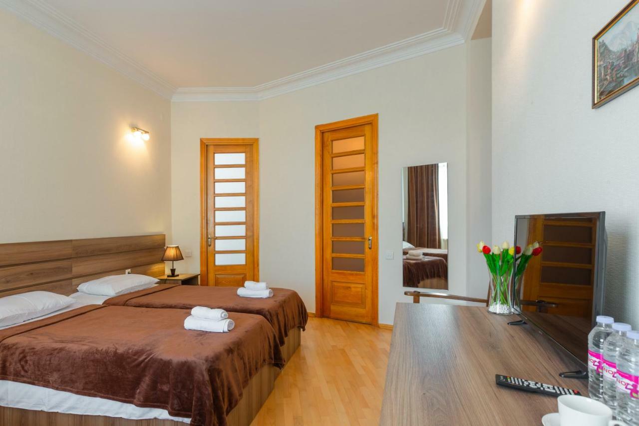 Villa Tiflisi Luaran gambar