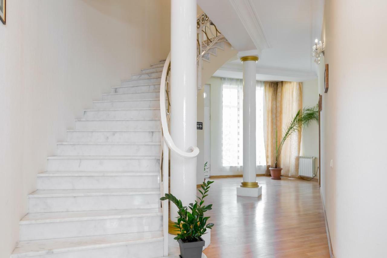 Villa Tiflisi Luaran gambar